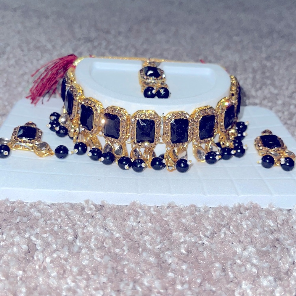 Kundan Pearls Black Bridal